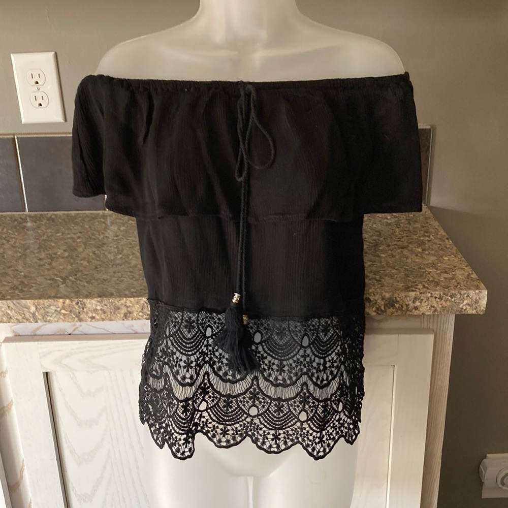 Women’s Off The Shoulder Lace Detail Top